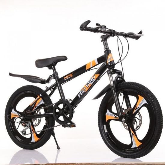 صورة دراجة مقاس 18 مع هدايا